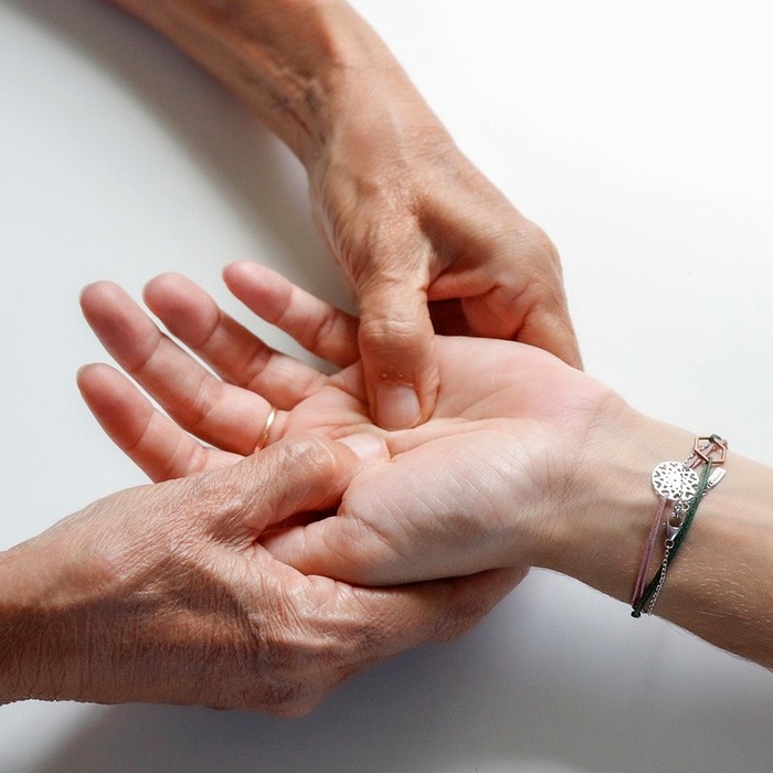 EMS 마사지기 사용법